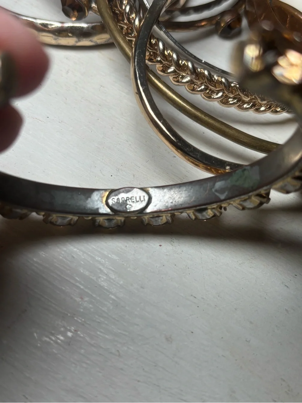 Gold-Tone Mixed Bangle Bracelet Set — Elegant Stackable Women’s Jewelry